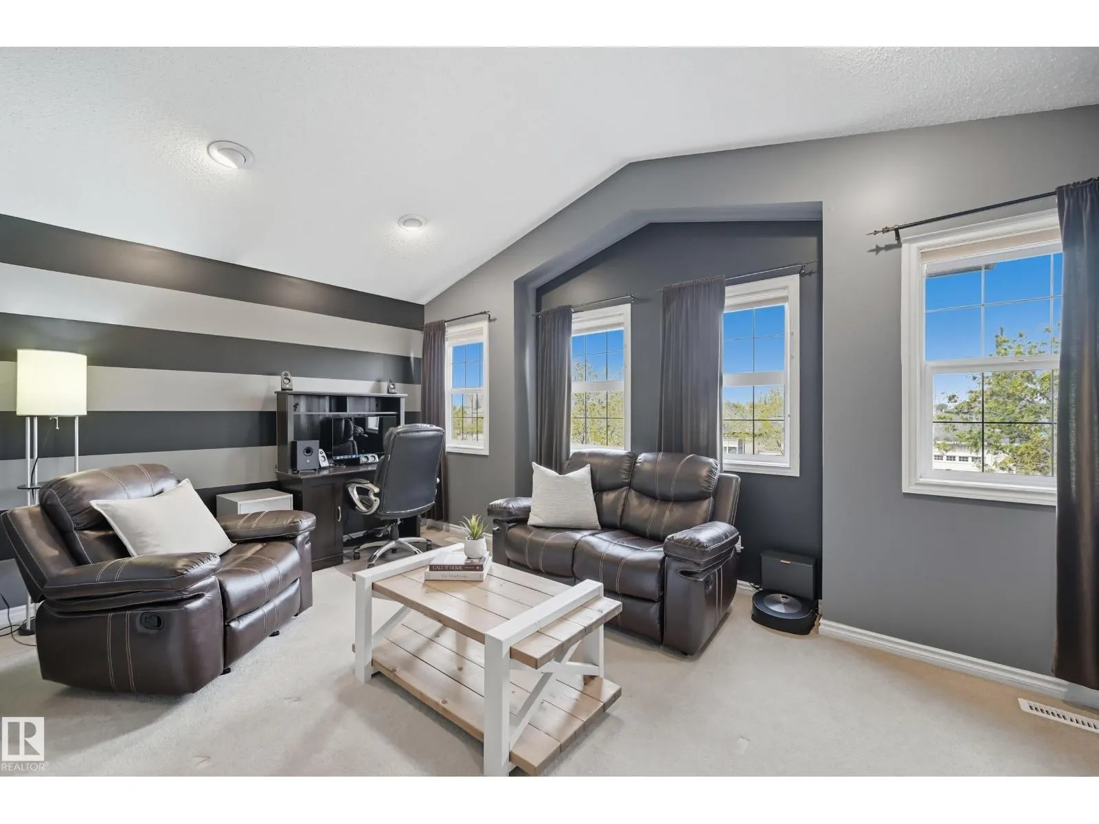 5 VALLEY CL