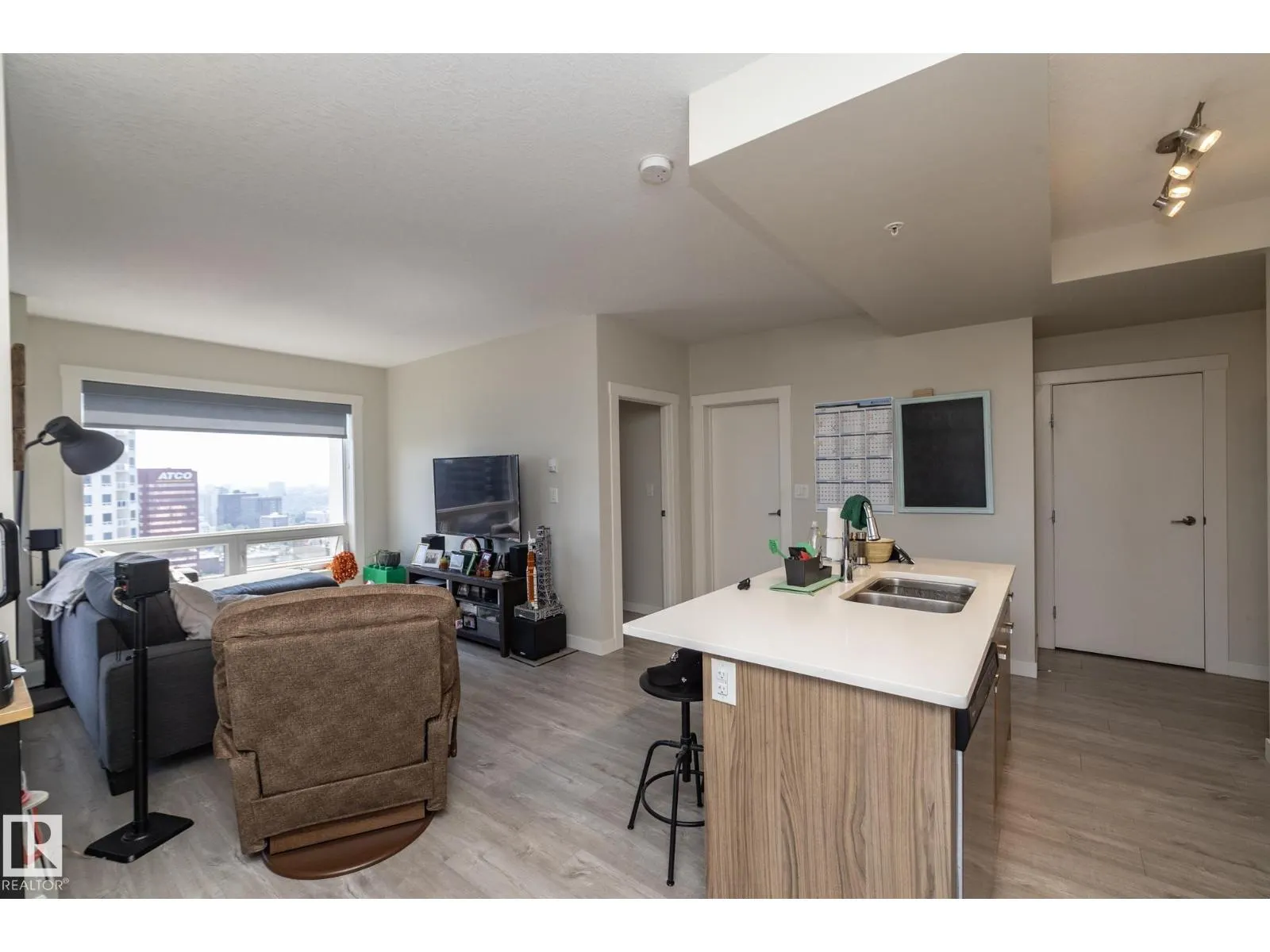 #2402 10410 102 AV NW