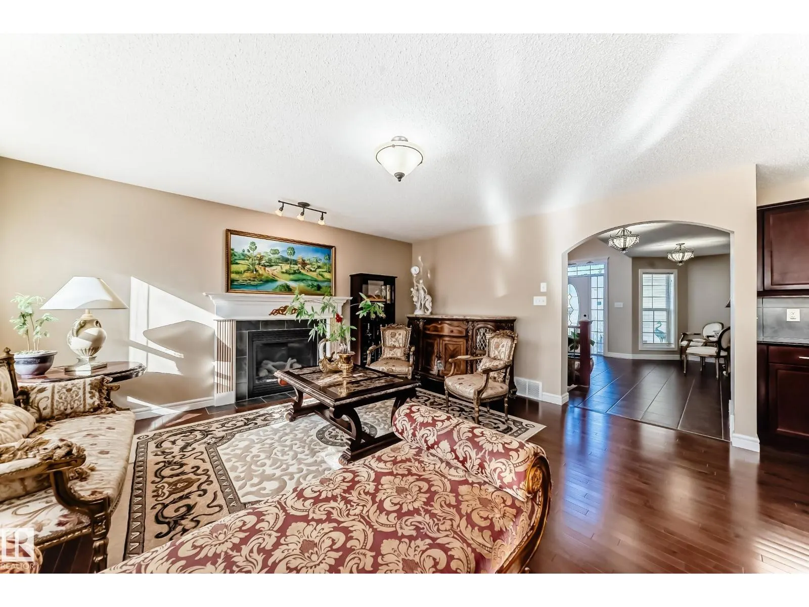 3711 163 AV NW