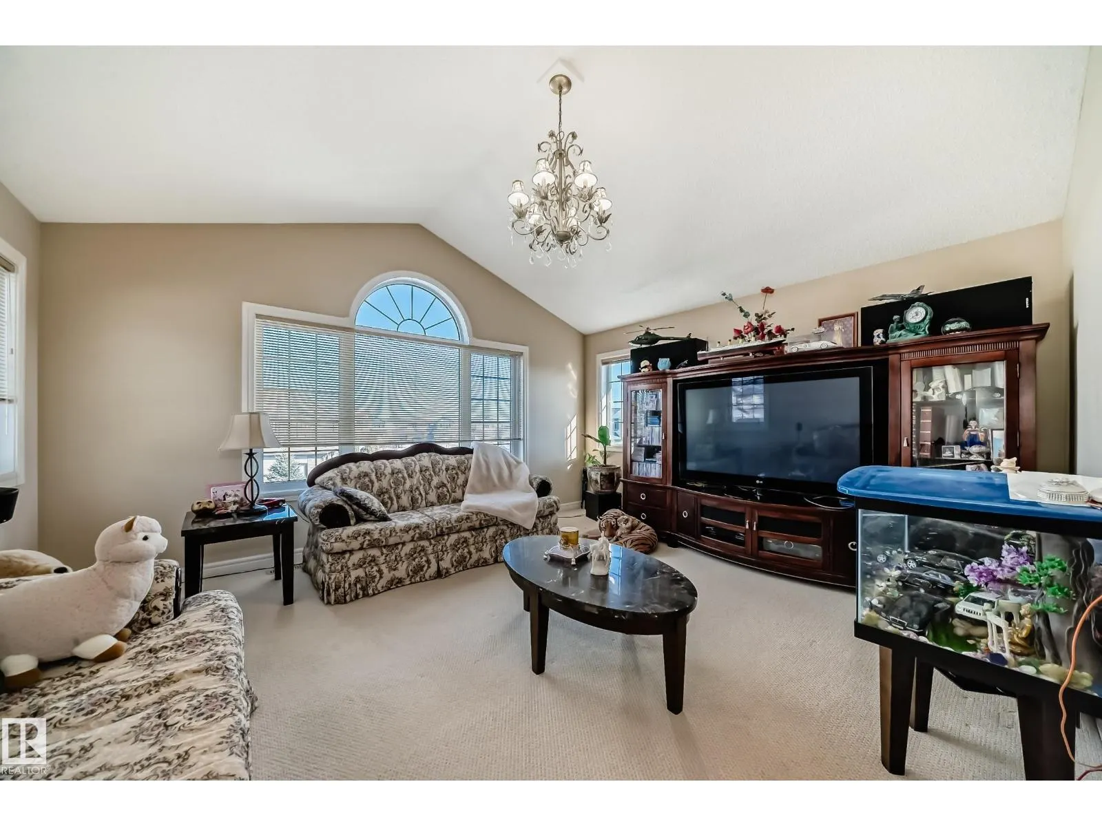 3711 163 AV NW
