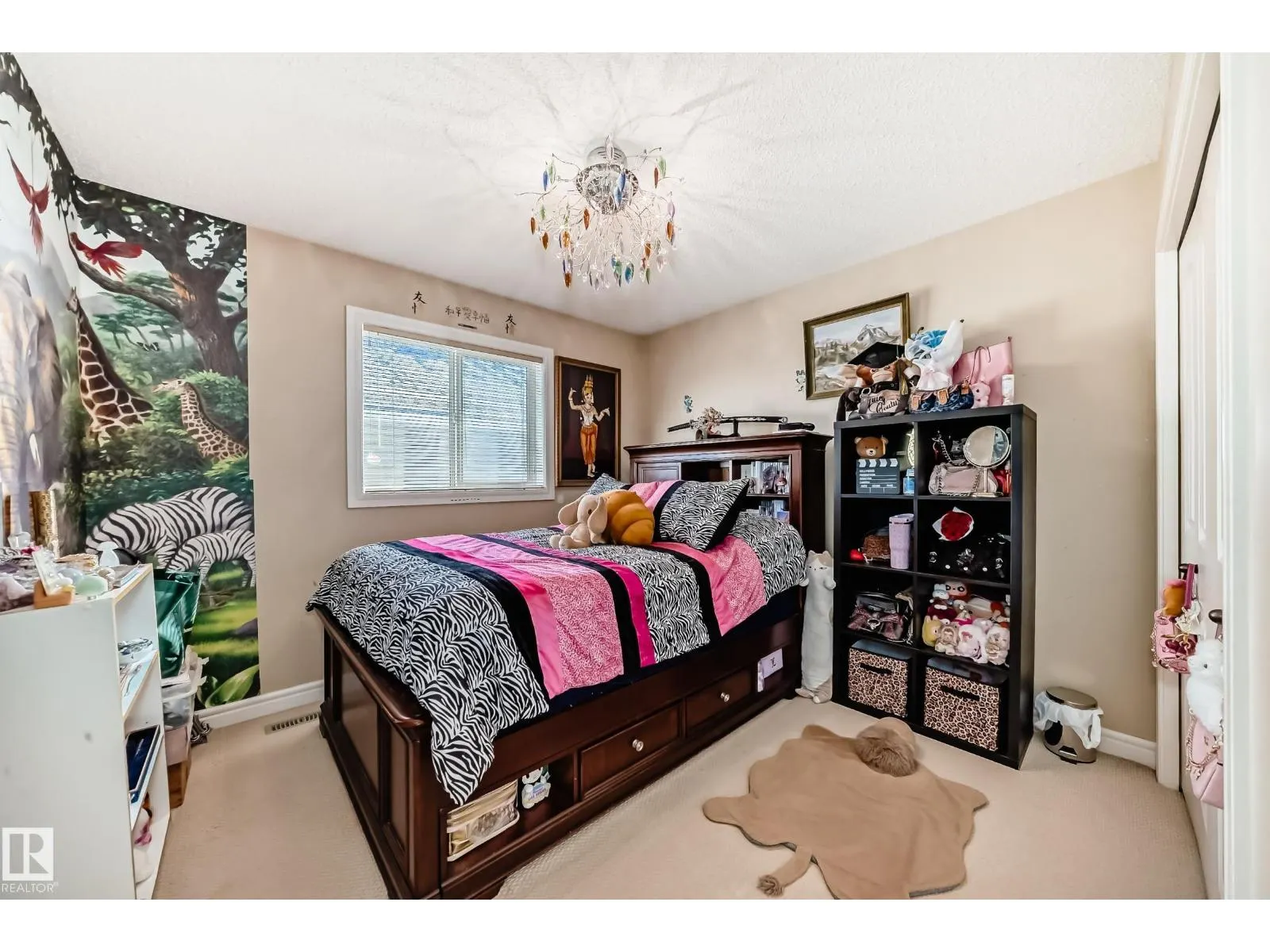 3711 163 AV NW