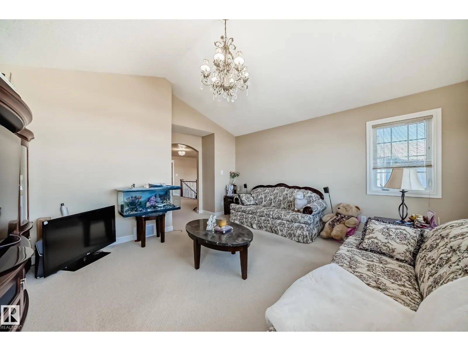 3711 163 AV NW