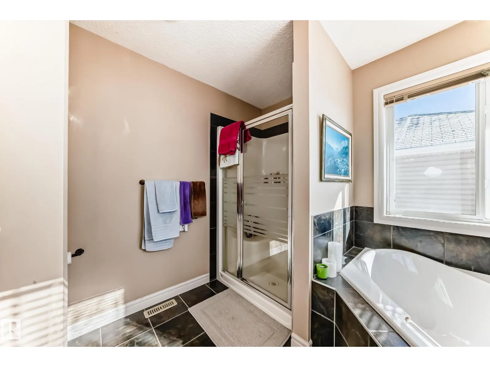 3711 163 AV NW