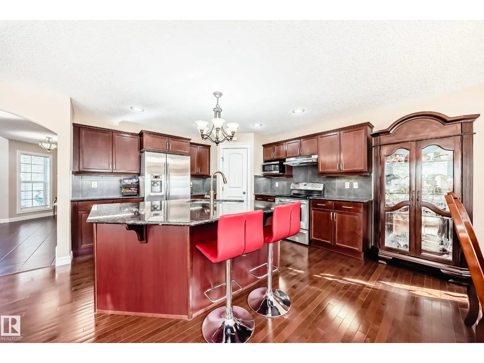 3711 163 AV NW