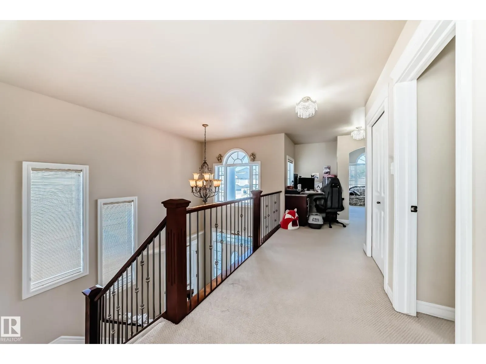 3711 163 AV NW