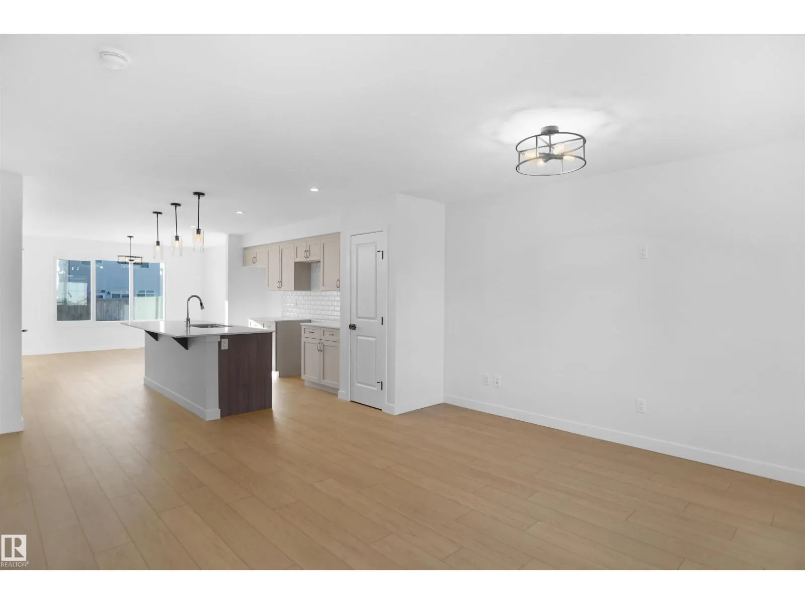 590 Ashgrove CI