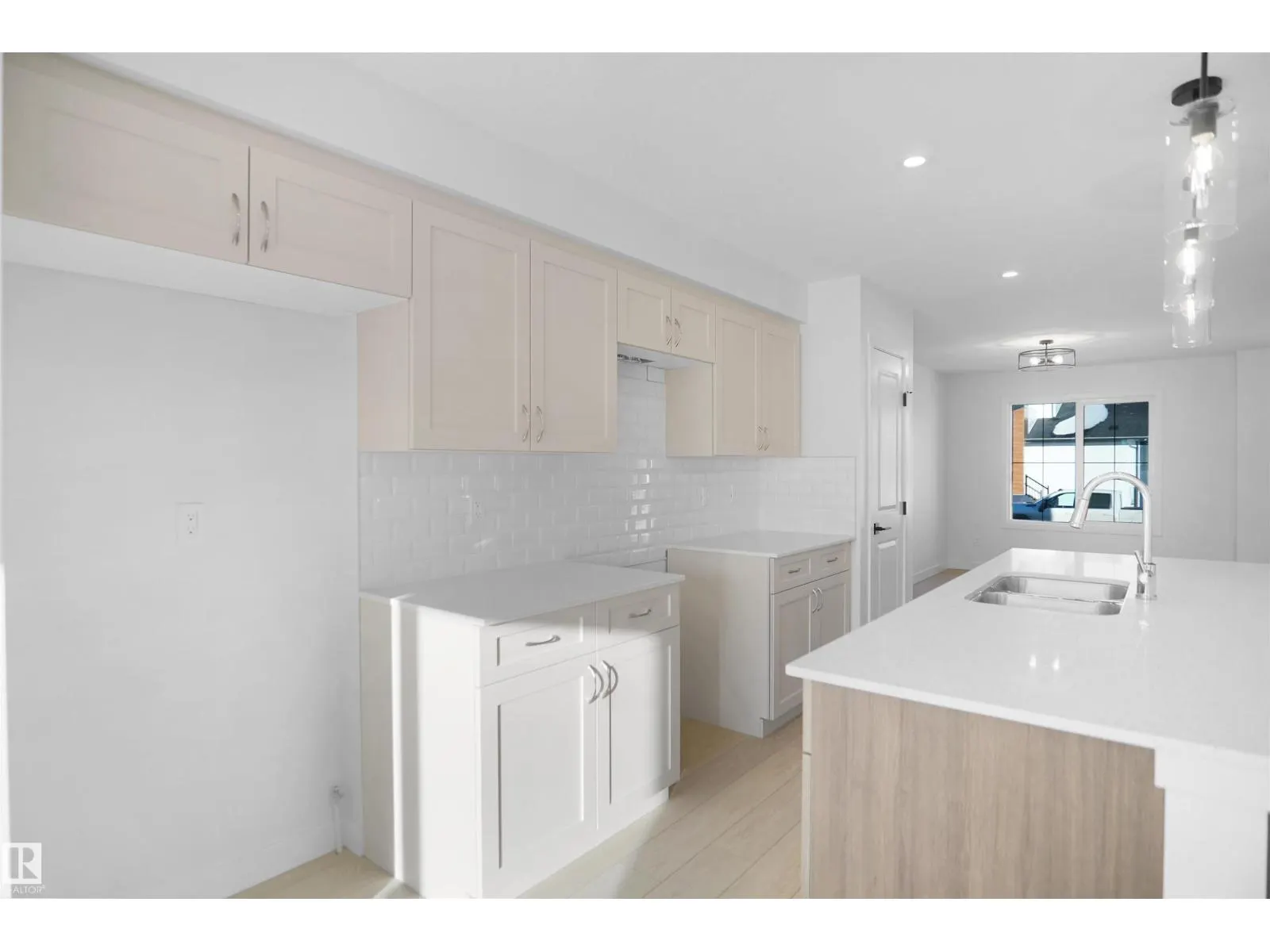 590 Ashgrove CI