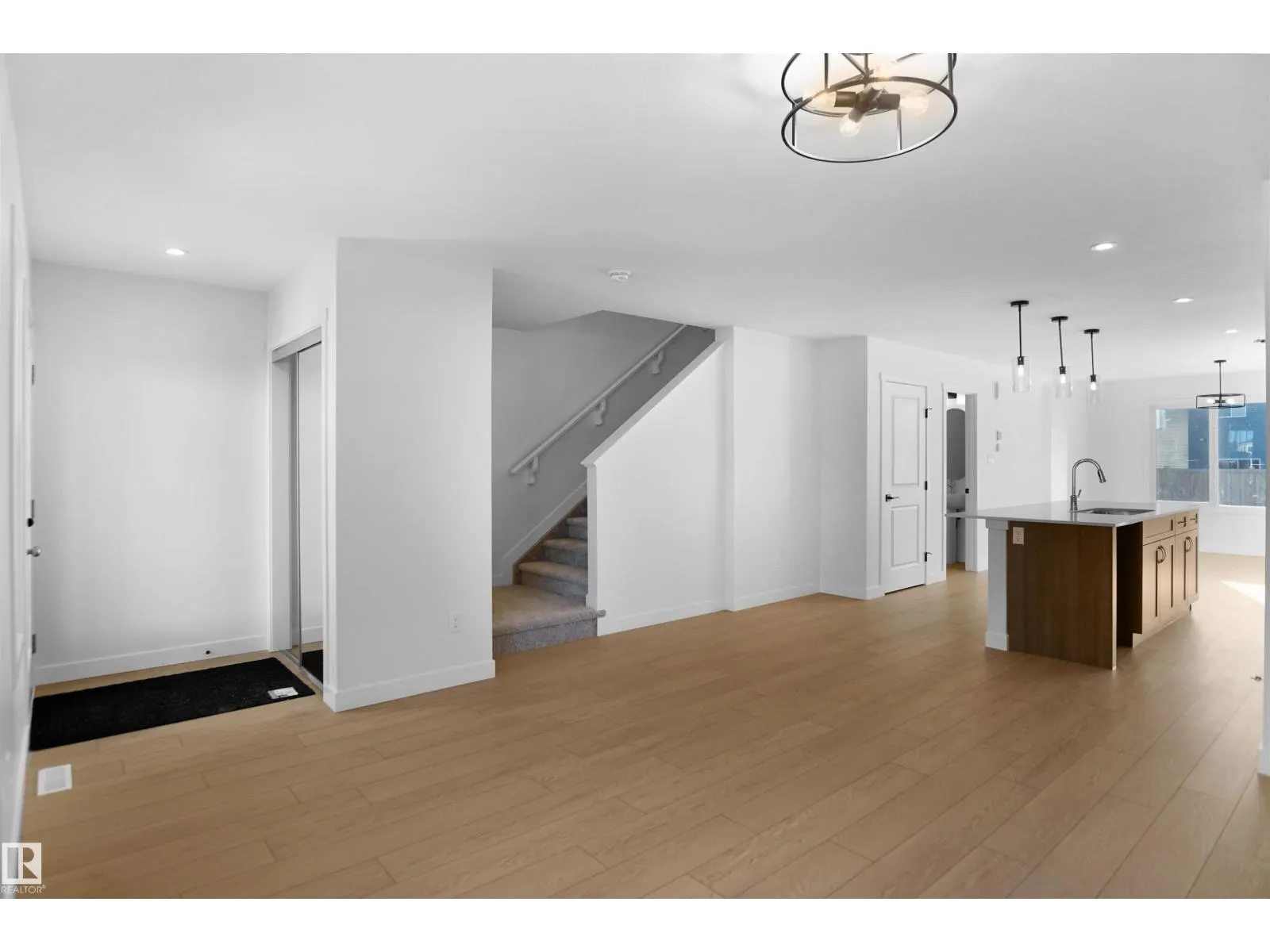 590 Ashgrove CI