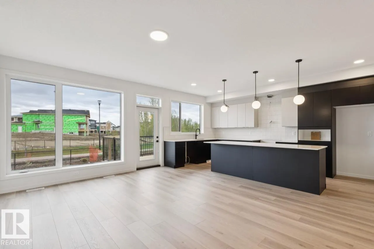 3019 5 AV SW