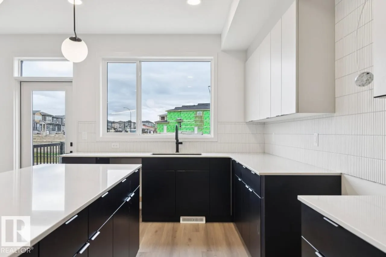 3019 5 AV SW