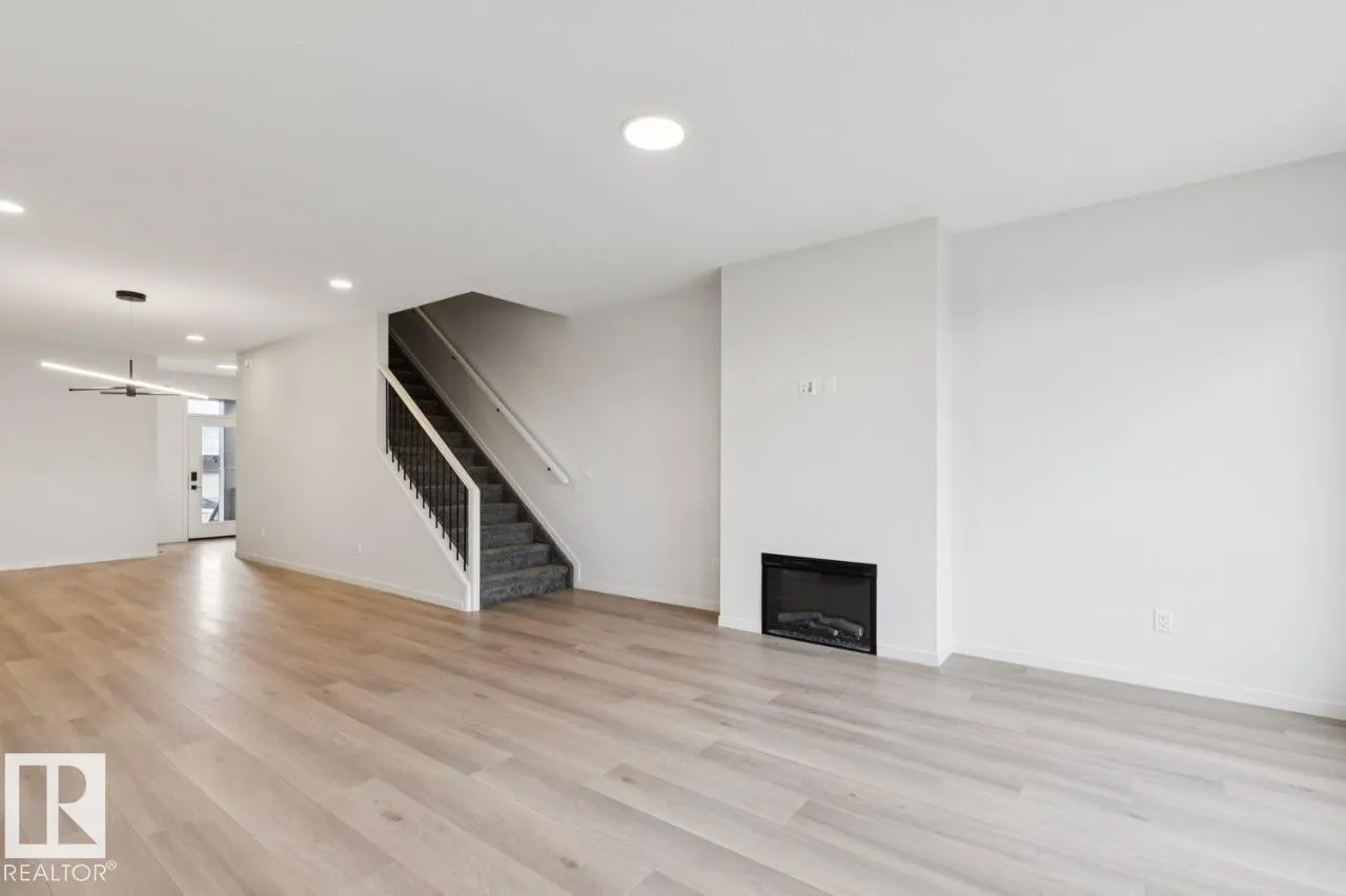 3019 5 AV SW