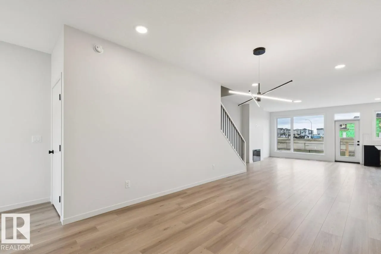 3019 5 AV SW