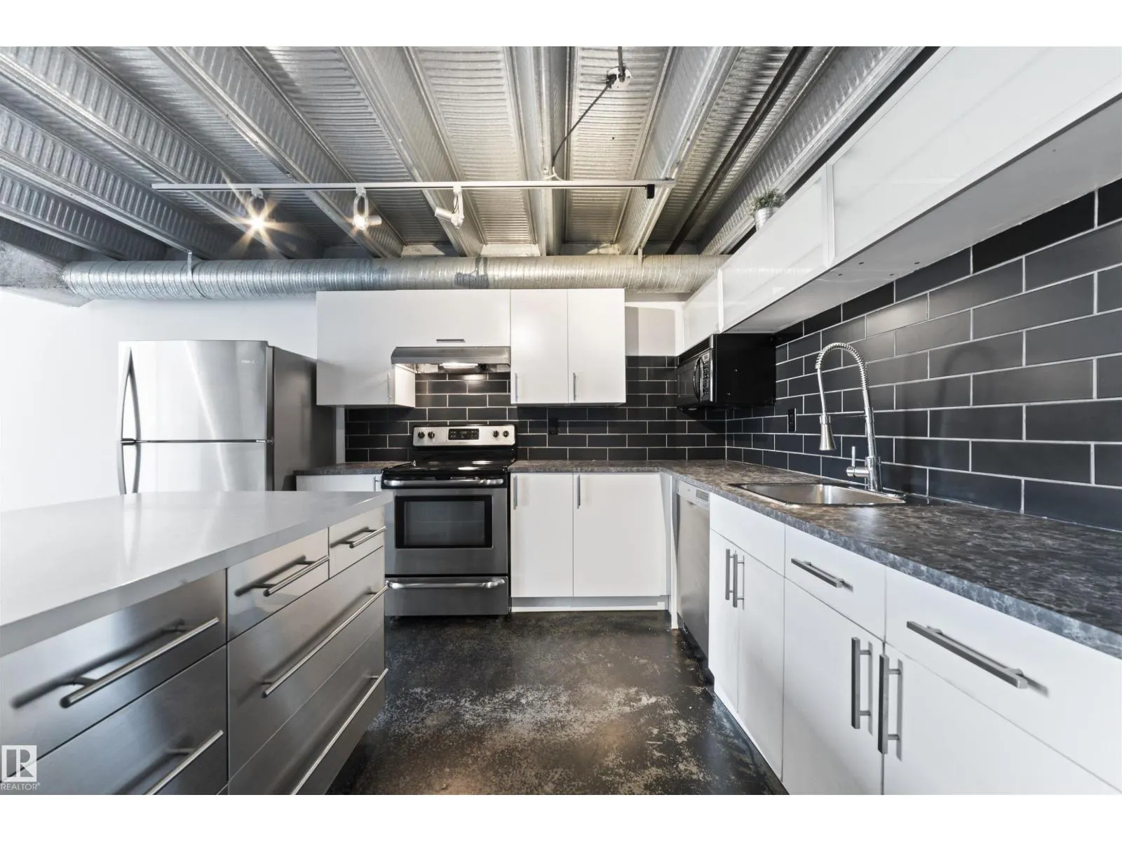 #130 10309 107 ST NW