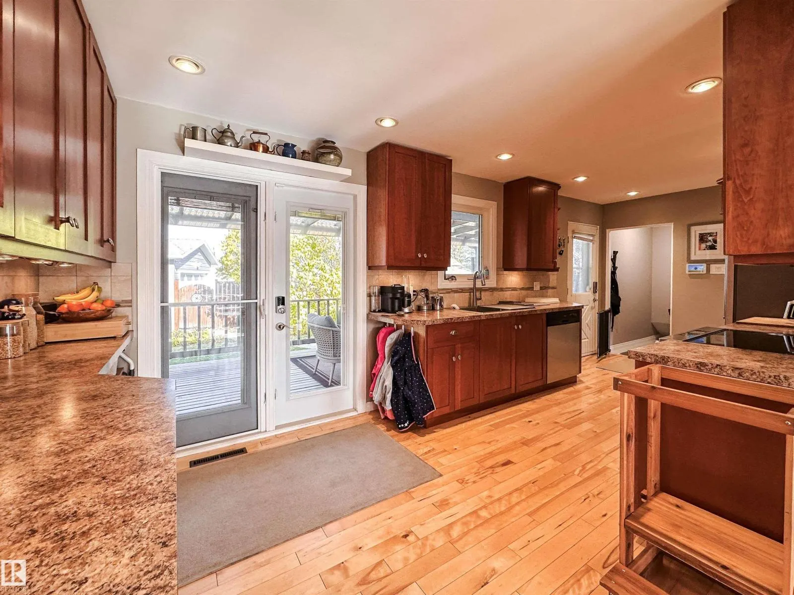 15256 86 AV NW
