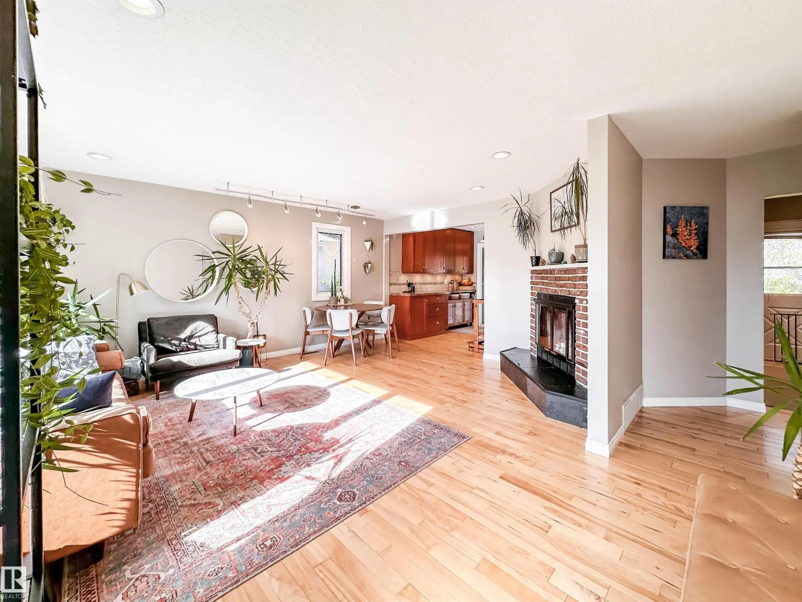 15256 86 AV NW