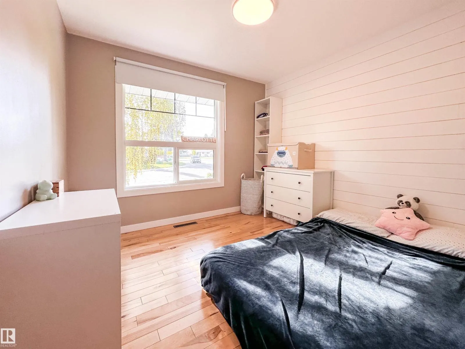15256 86 AV NW