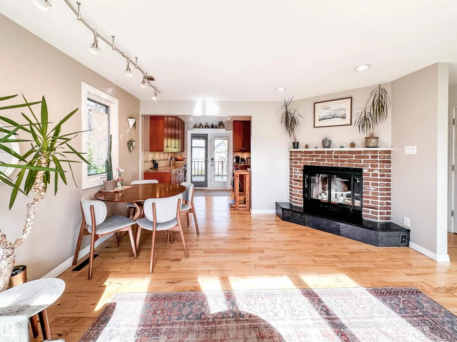 15256 86 AV NW