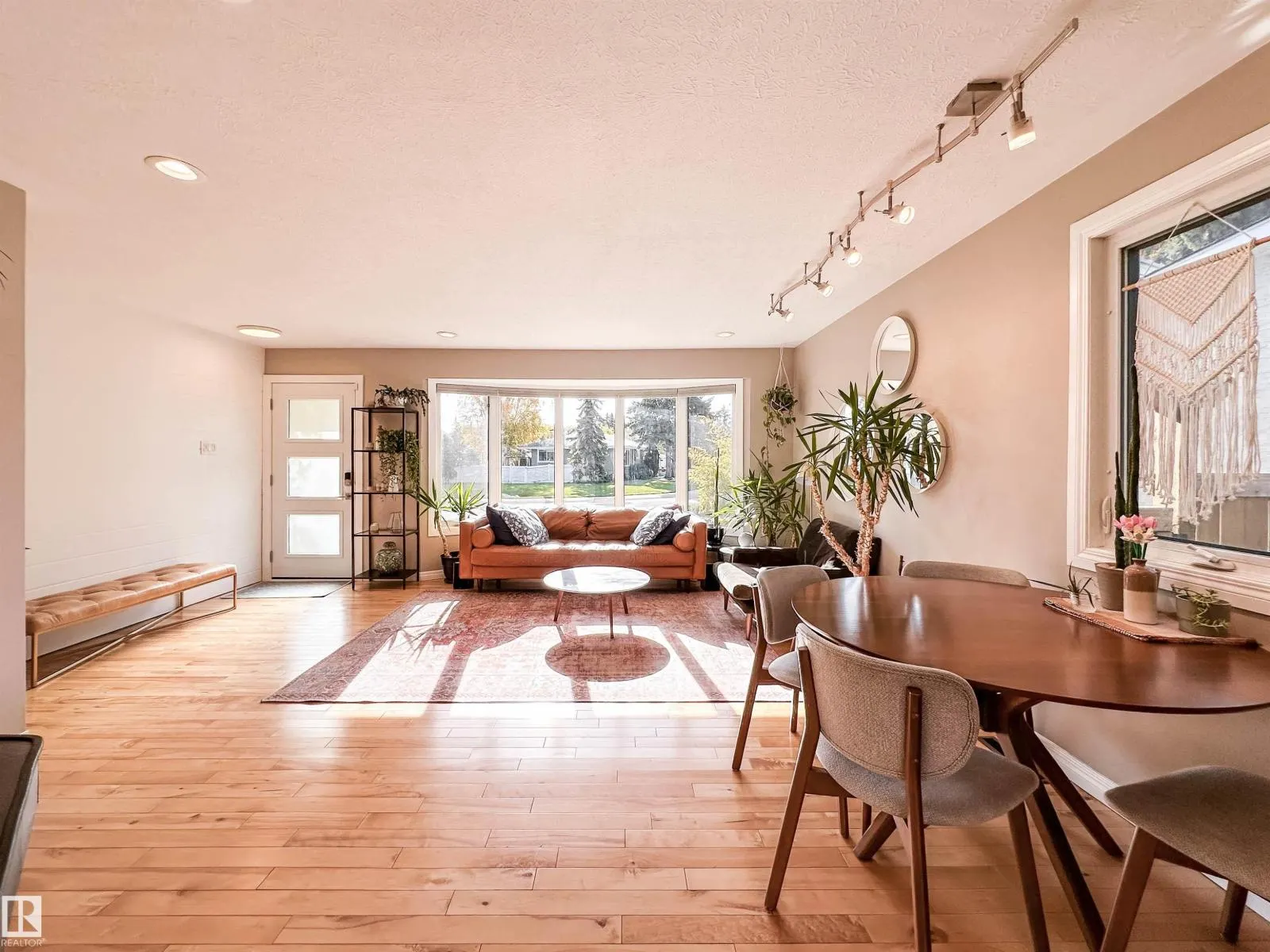 15256 86 AV NW