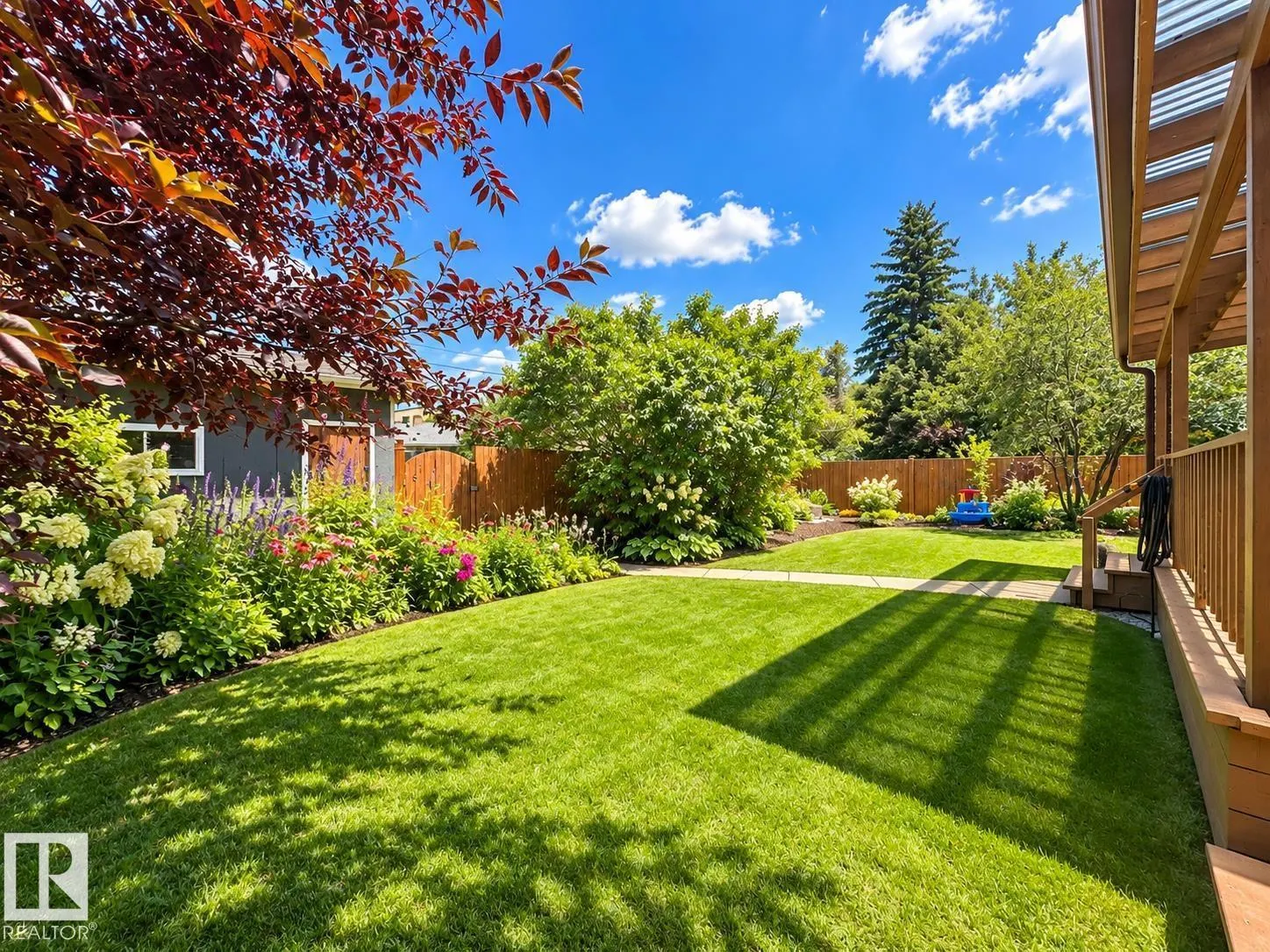 15256 86 AV NW