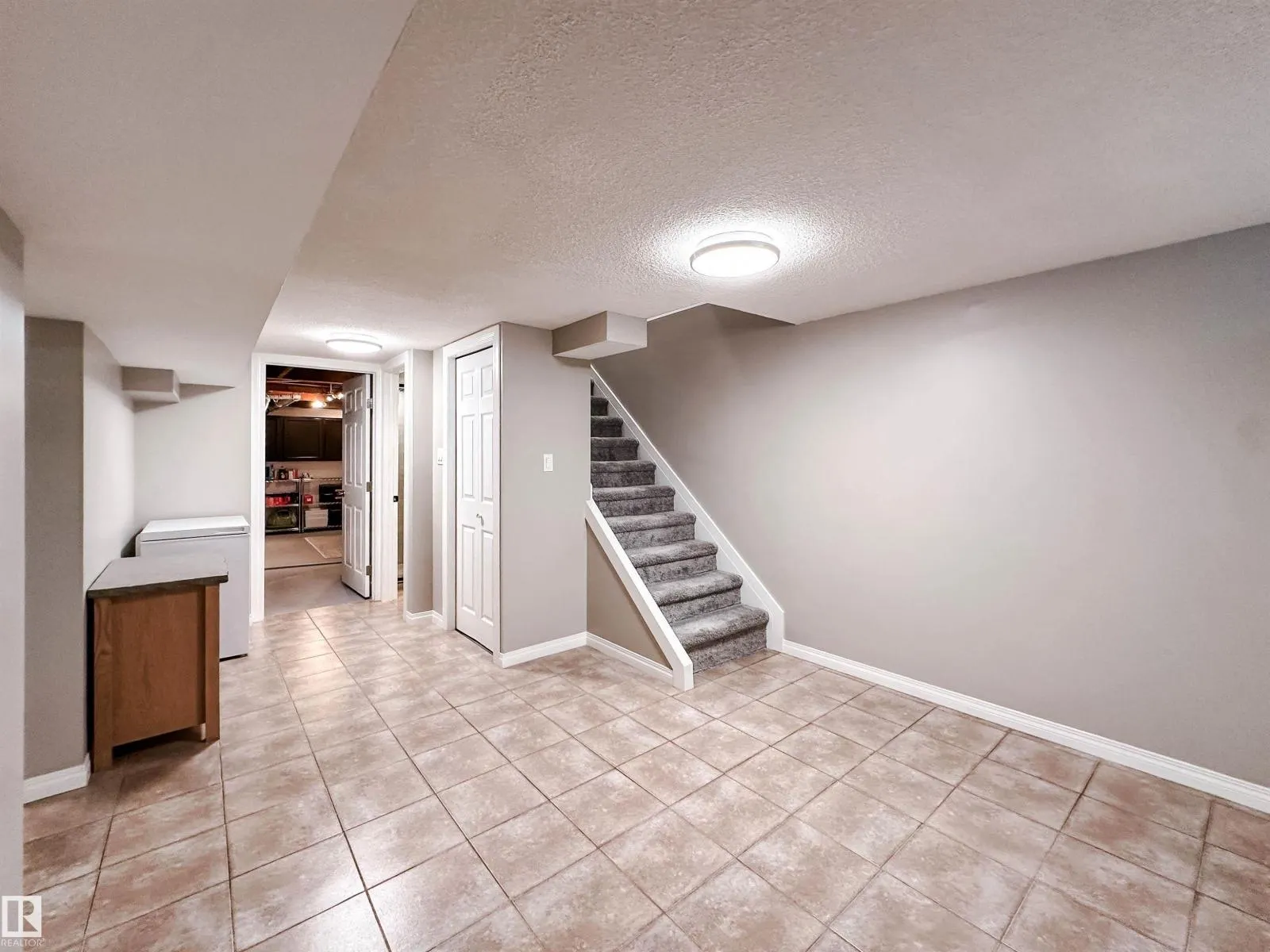 15256 86 AV NW