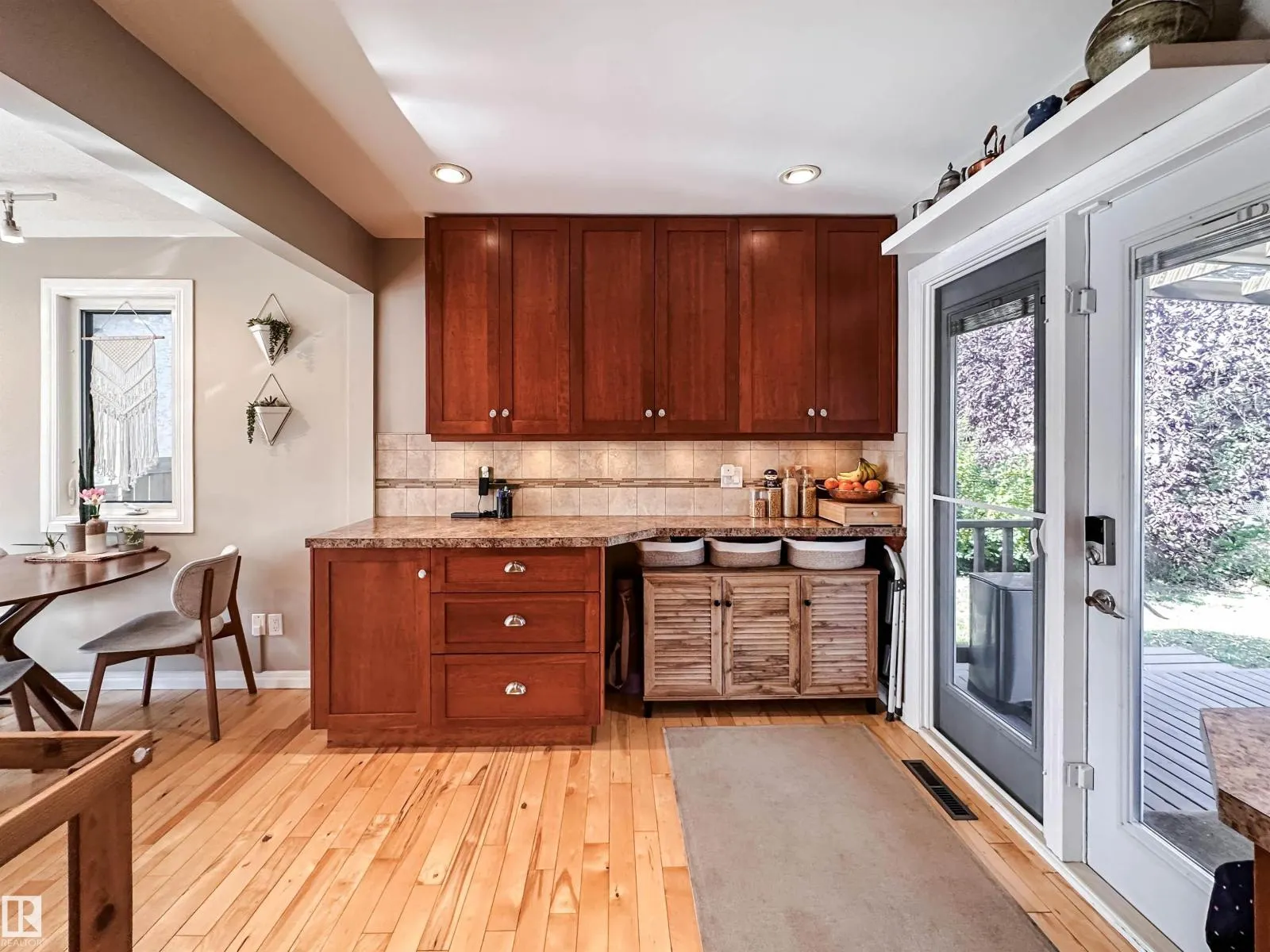 15256 86 AV NW