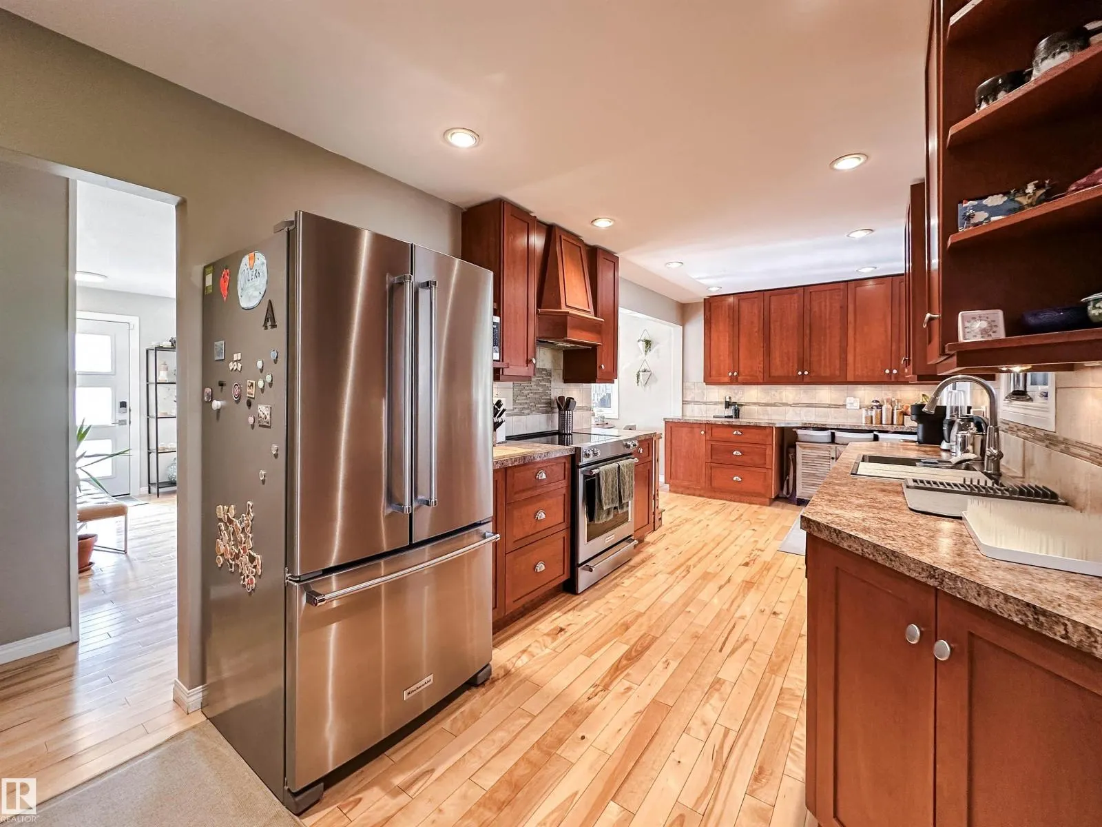 15256 86 AV NW