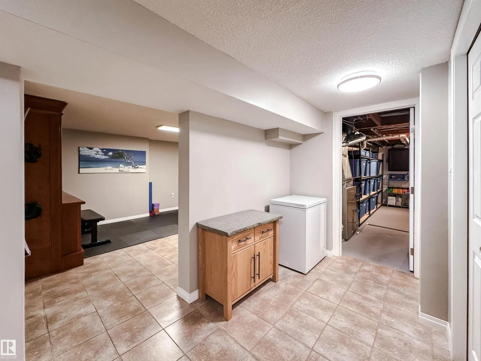 15256 86 AV NW