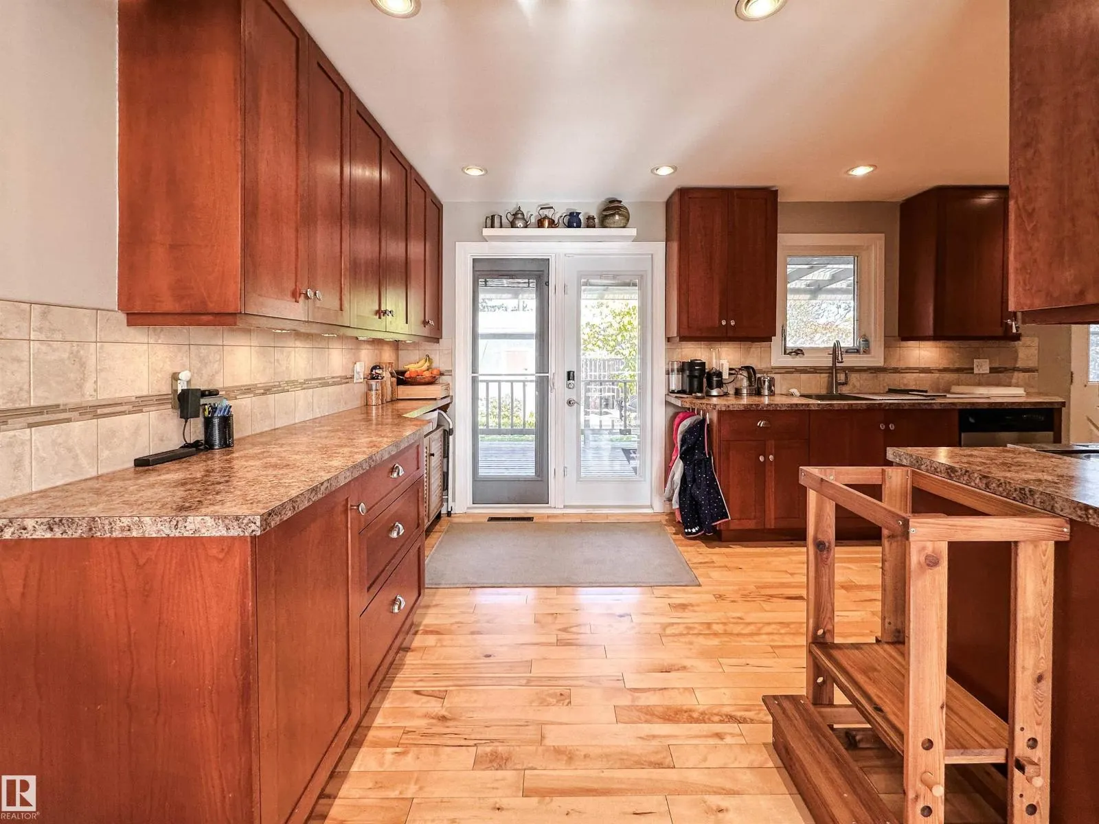 15256 86 AV NW