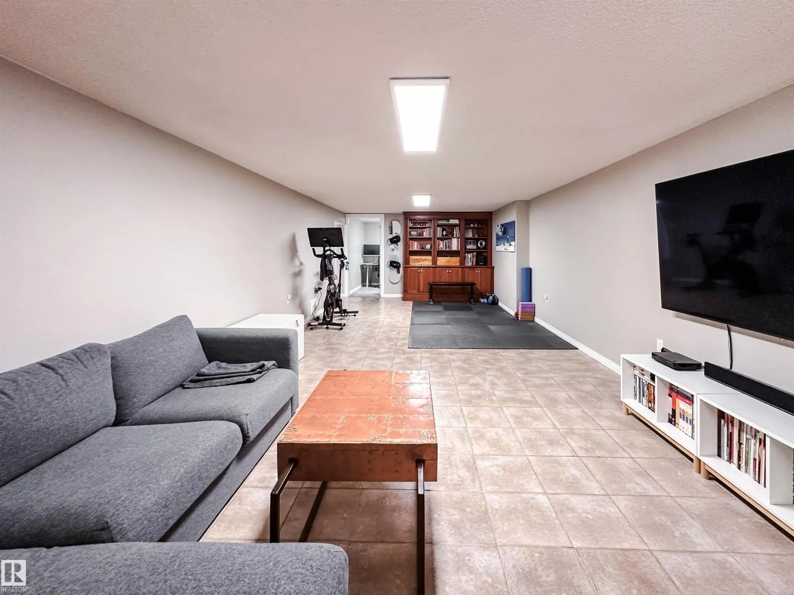 15256 86 AV NW
