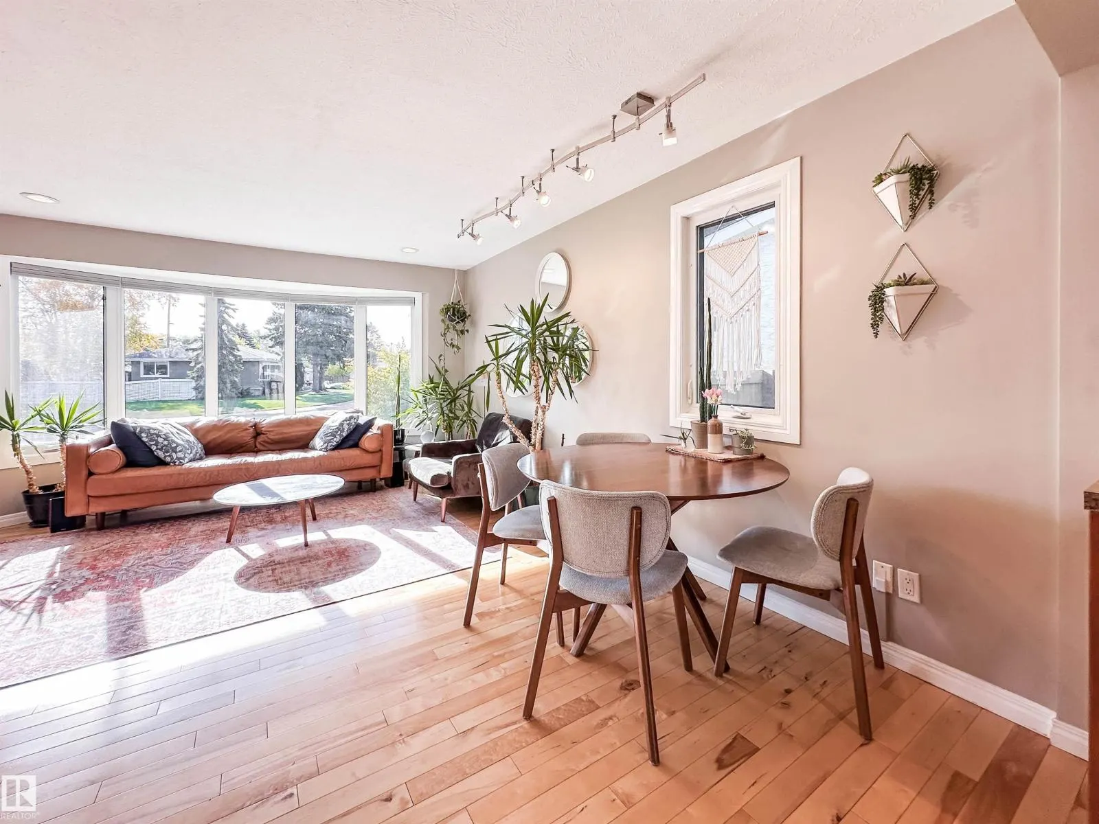 15256 86 AV NW