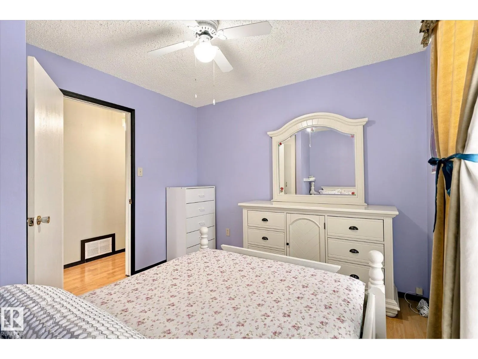 10242 161 ST NW