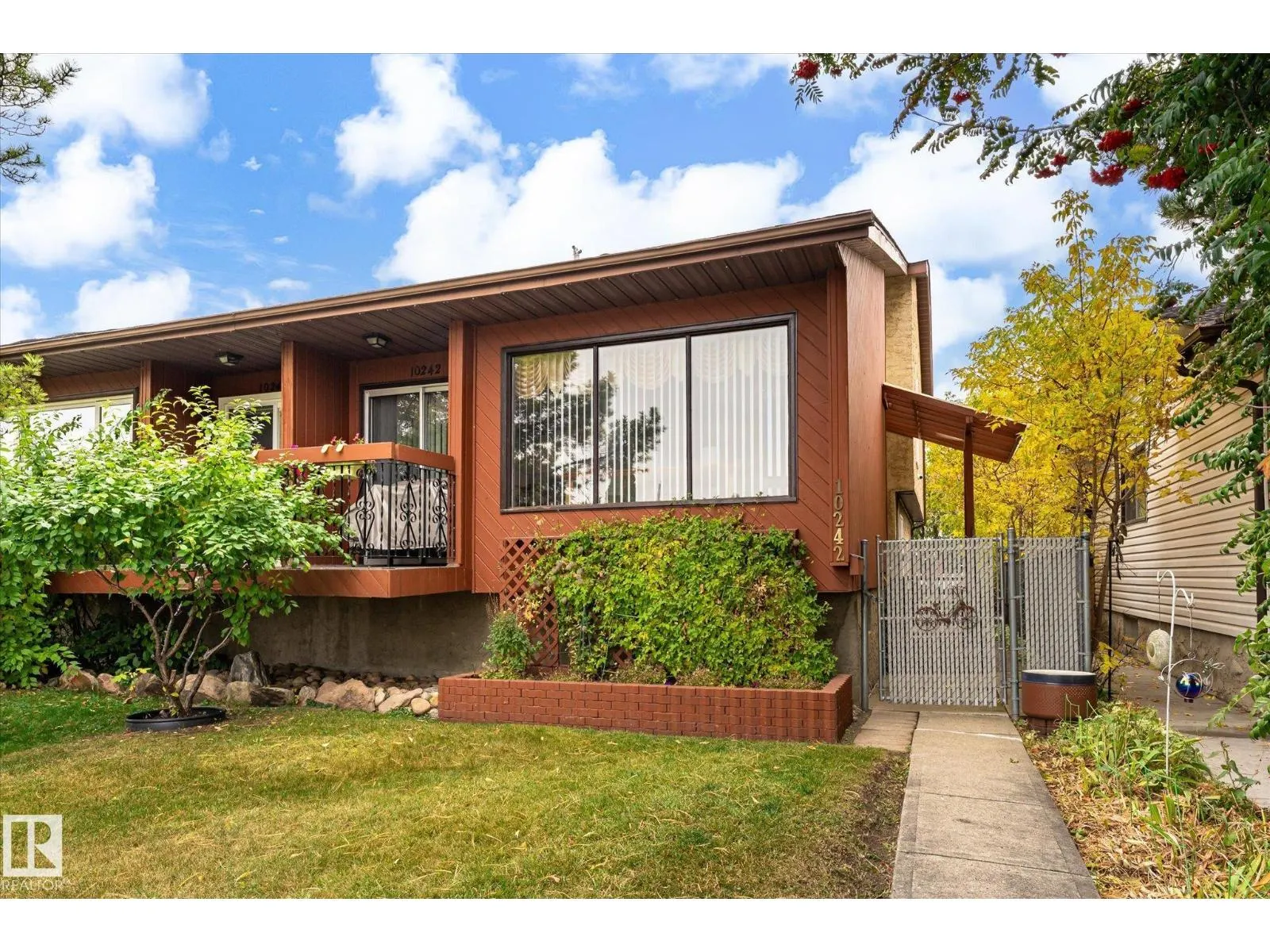 10242 161 ST NW