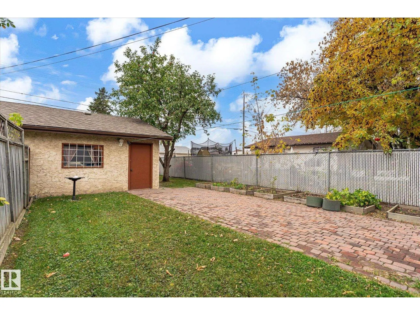 10242 161 ST NW