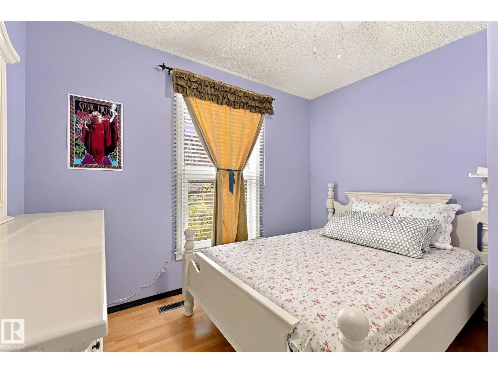 10242 161 ST NW