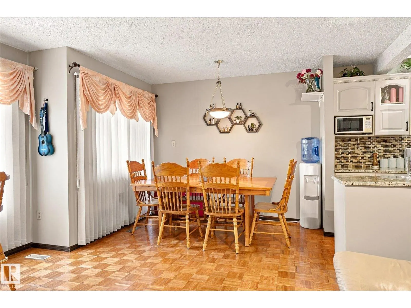 10242 161 ST NW