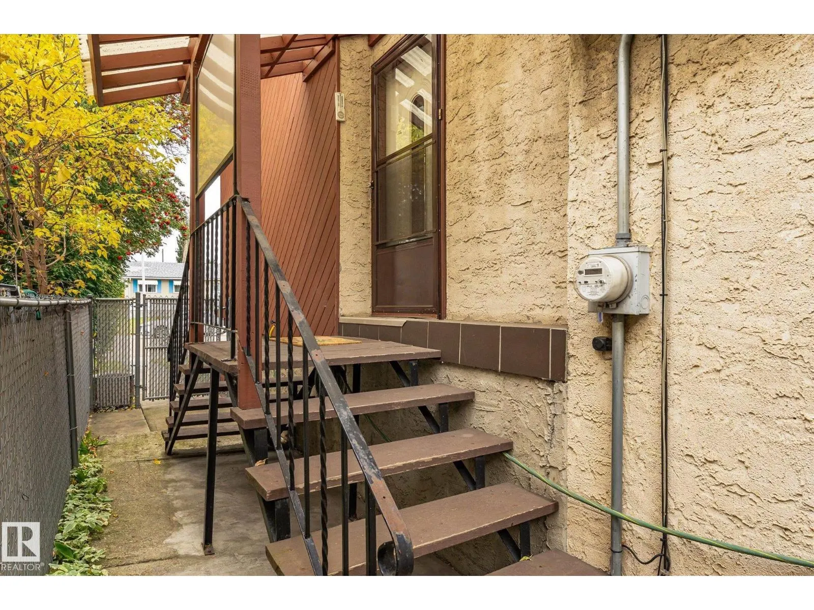10242 161 ST NW