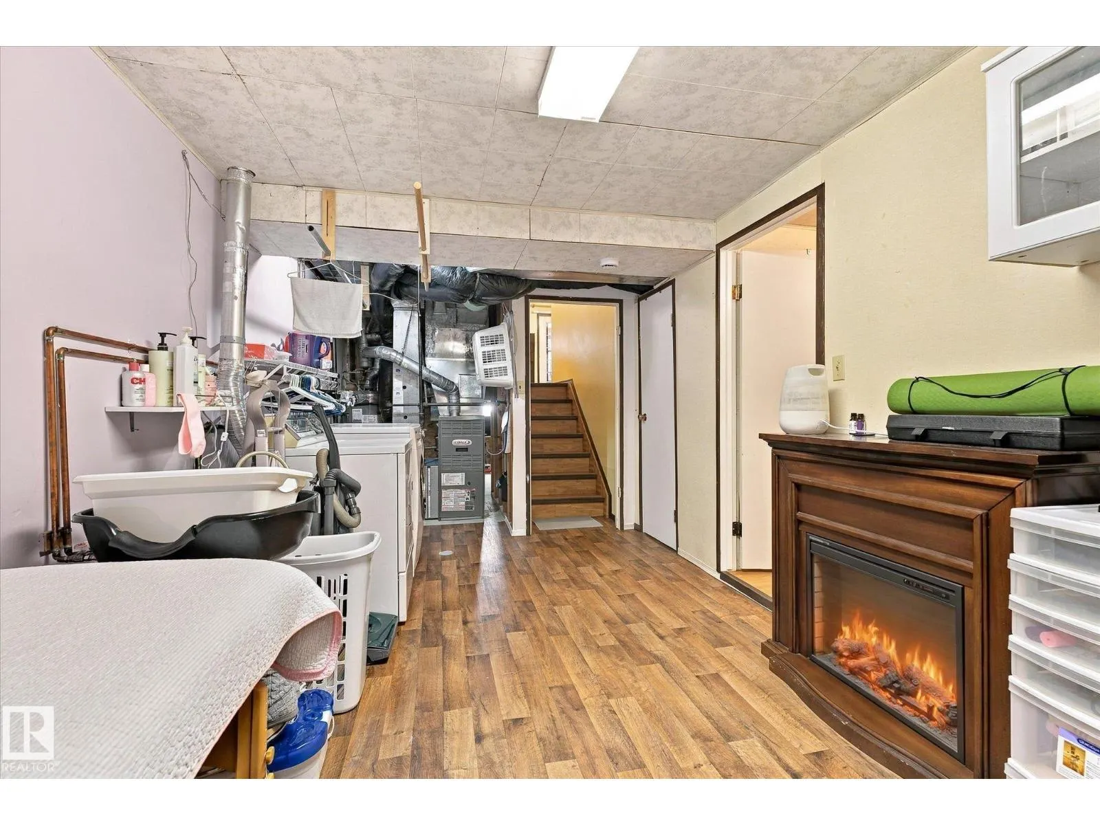 10242 161 ST NW