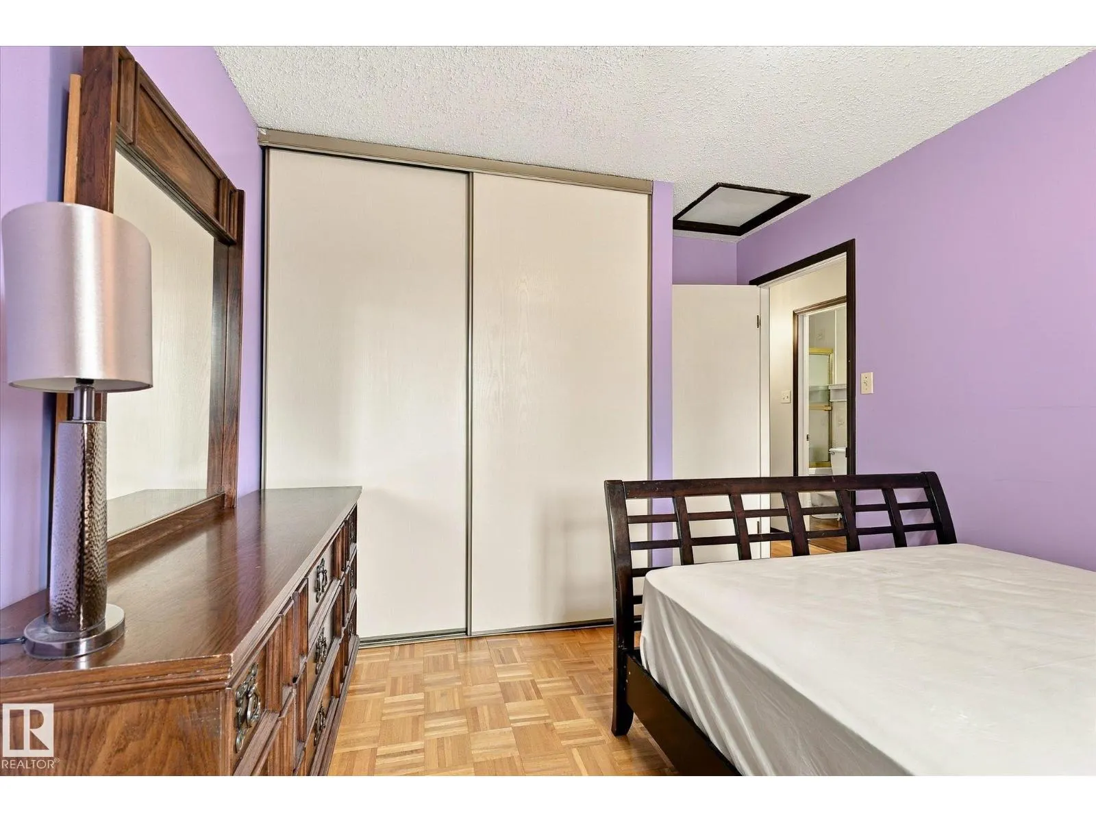 10242 161 ST NW