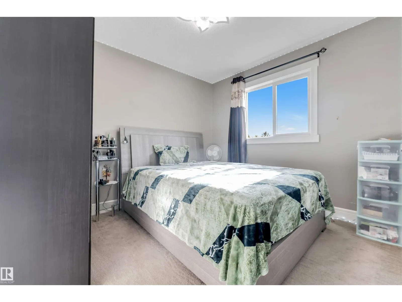 707 40 AV NW