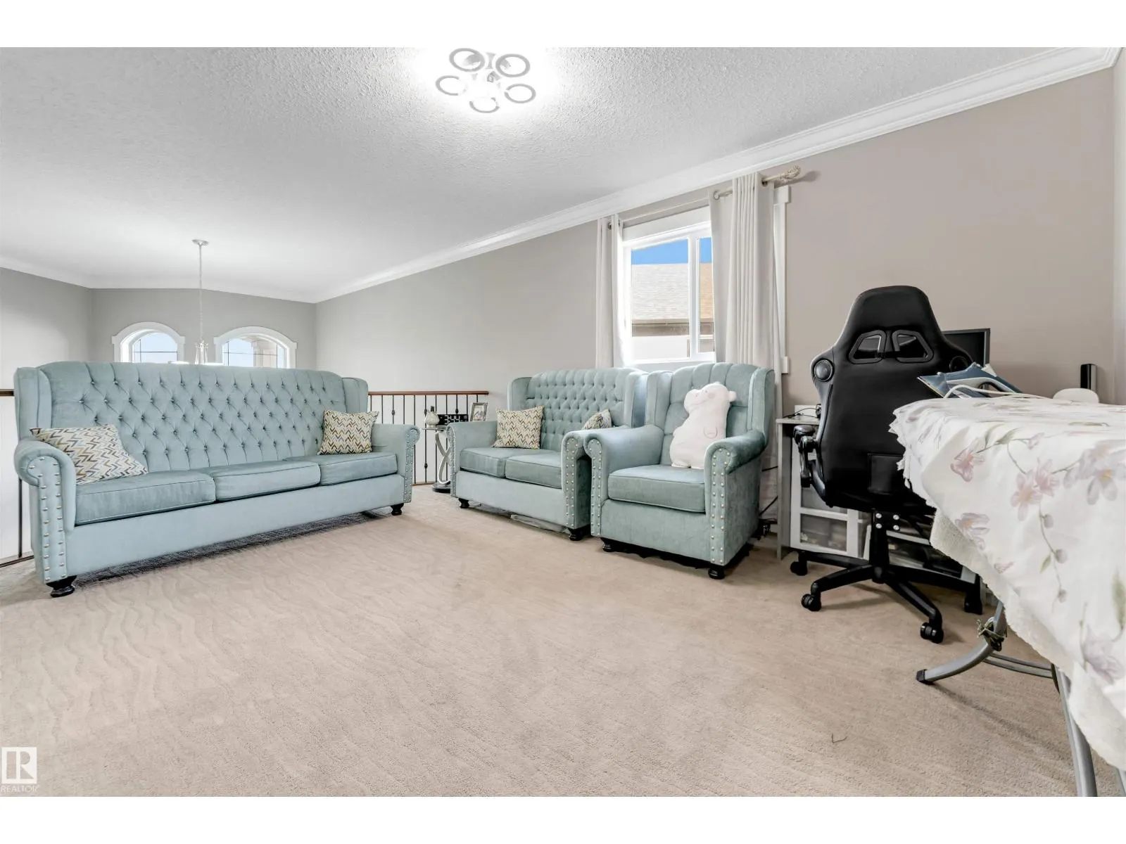 707 40 AV NW