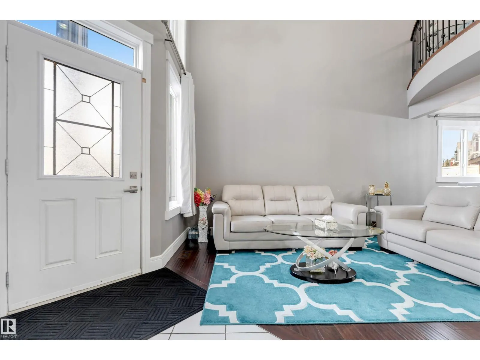 707 40 AV NW