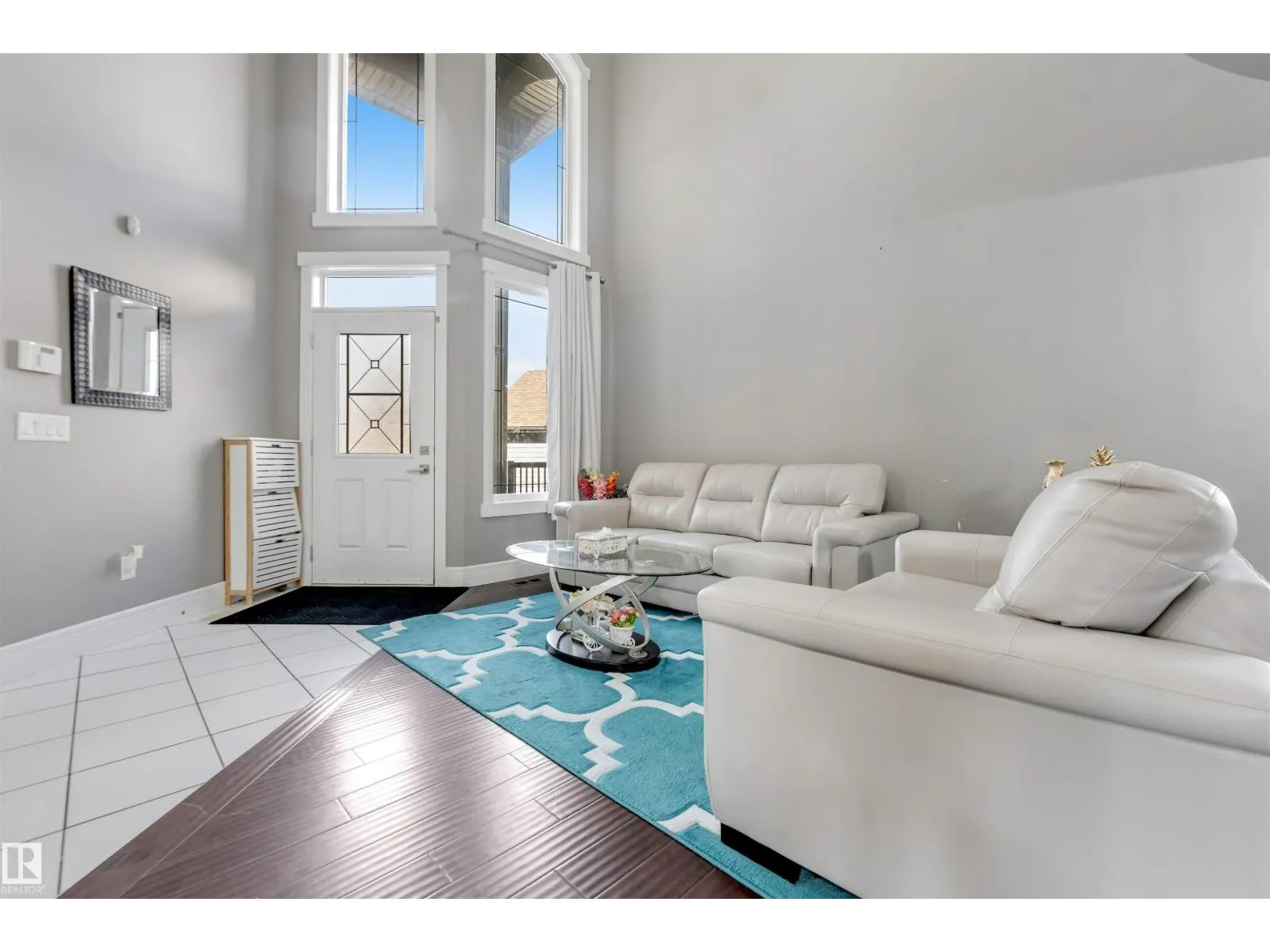 707 40 AV NW