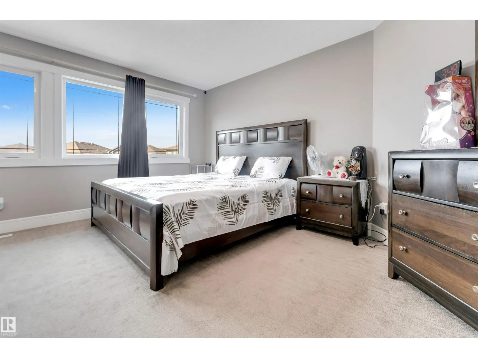 707 40 AV NW