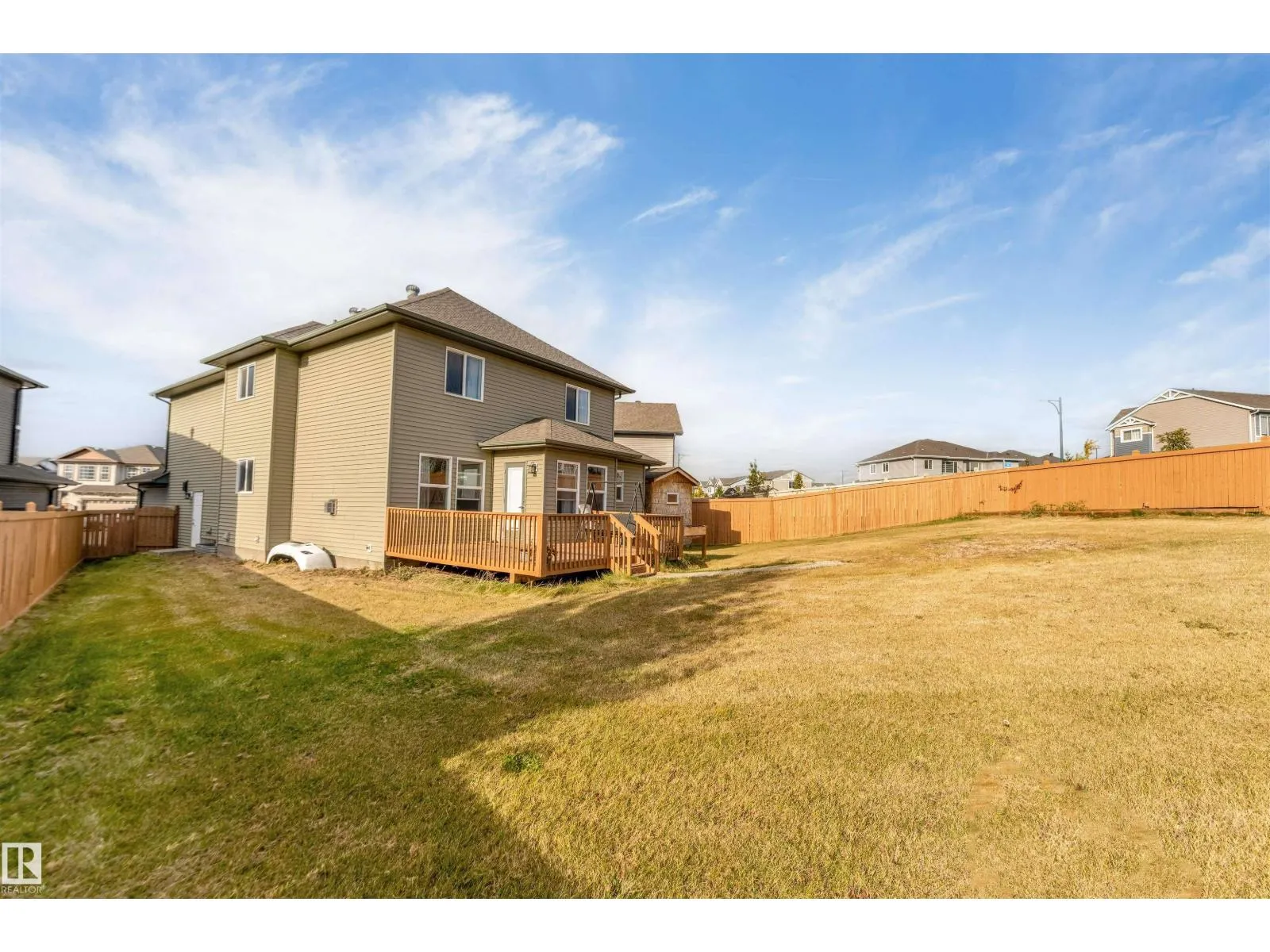 707 40 AV NW