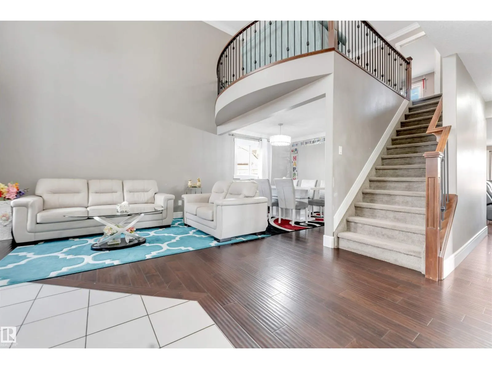 707 40 AV NW