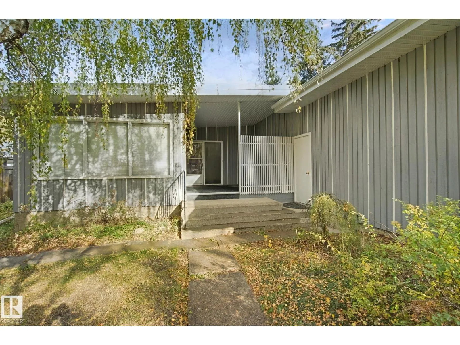 15432 78 AV NW