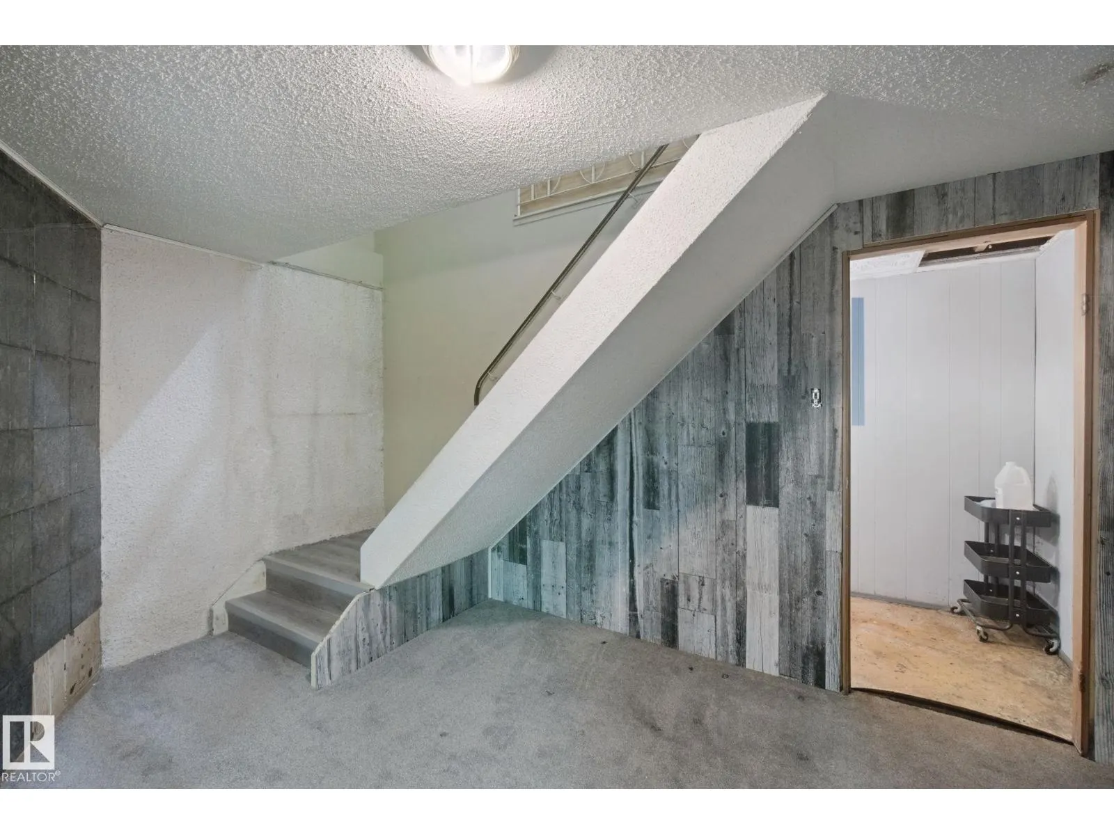 15432 78 AV NW