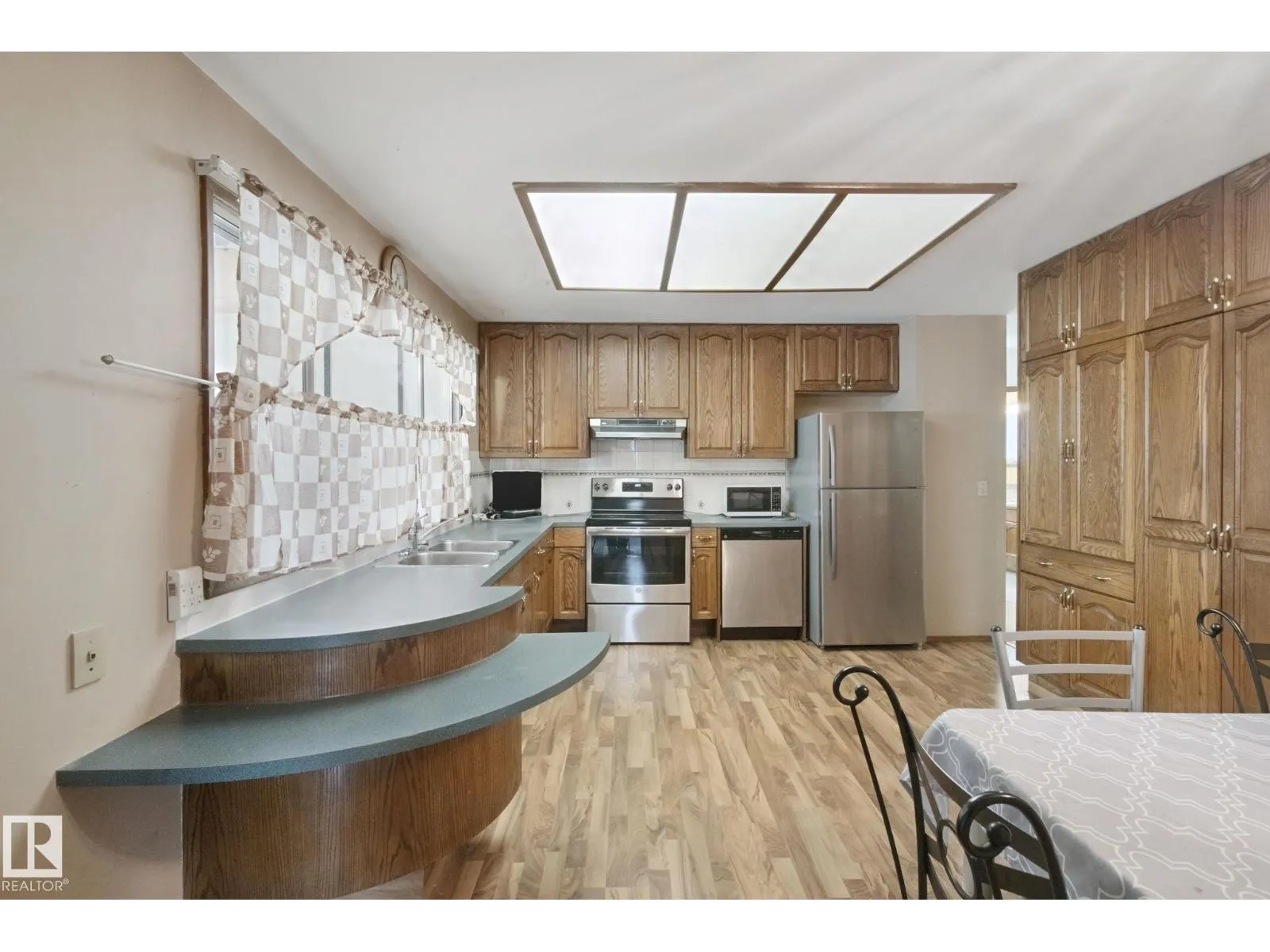 15432 78 AV NW