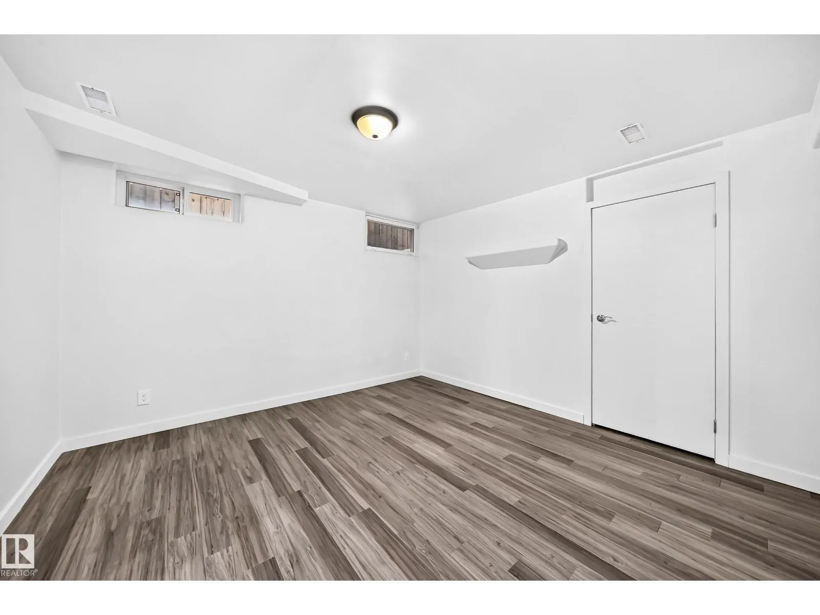 5204 112 AV NW