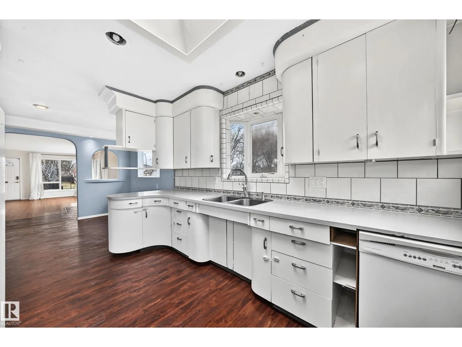 5204 112 AV NW